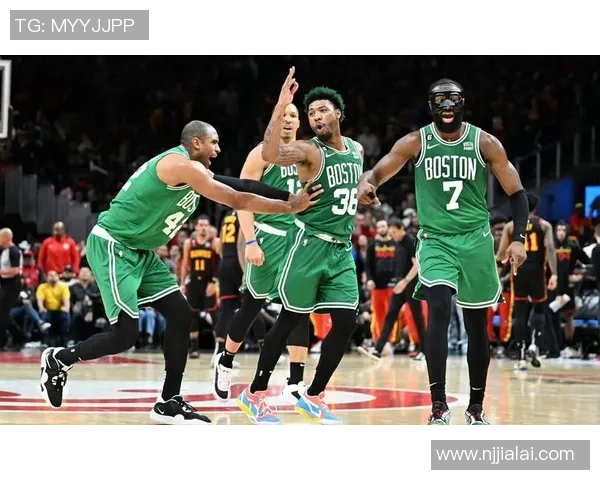 杰伦布朗如何在NBA赛场上展现领导力与全能表现