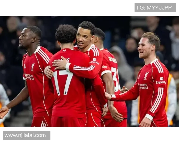 热刺与埃弗顿激战正酣赛果揭晓引发球迷热议 热刺与埃弗顿激战正酣赛果揭晓引发球迷热议